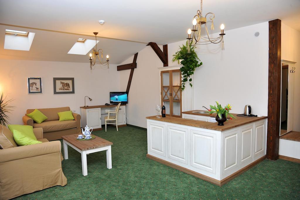 Hotel Sandro Silver Leszno  Rum bild