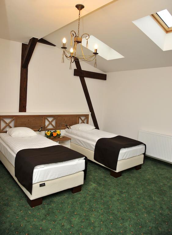 Hotel Sandro Silver Leszno  Rum bild