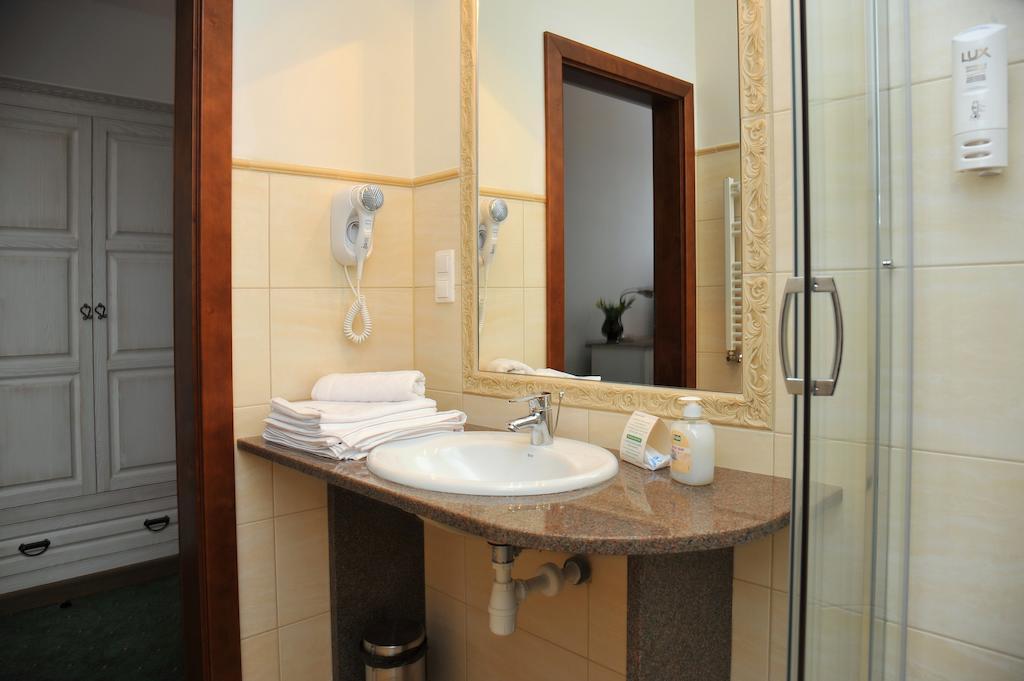 Hotel Sandro Silver Leszno  Rum bild